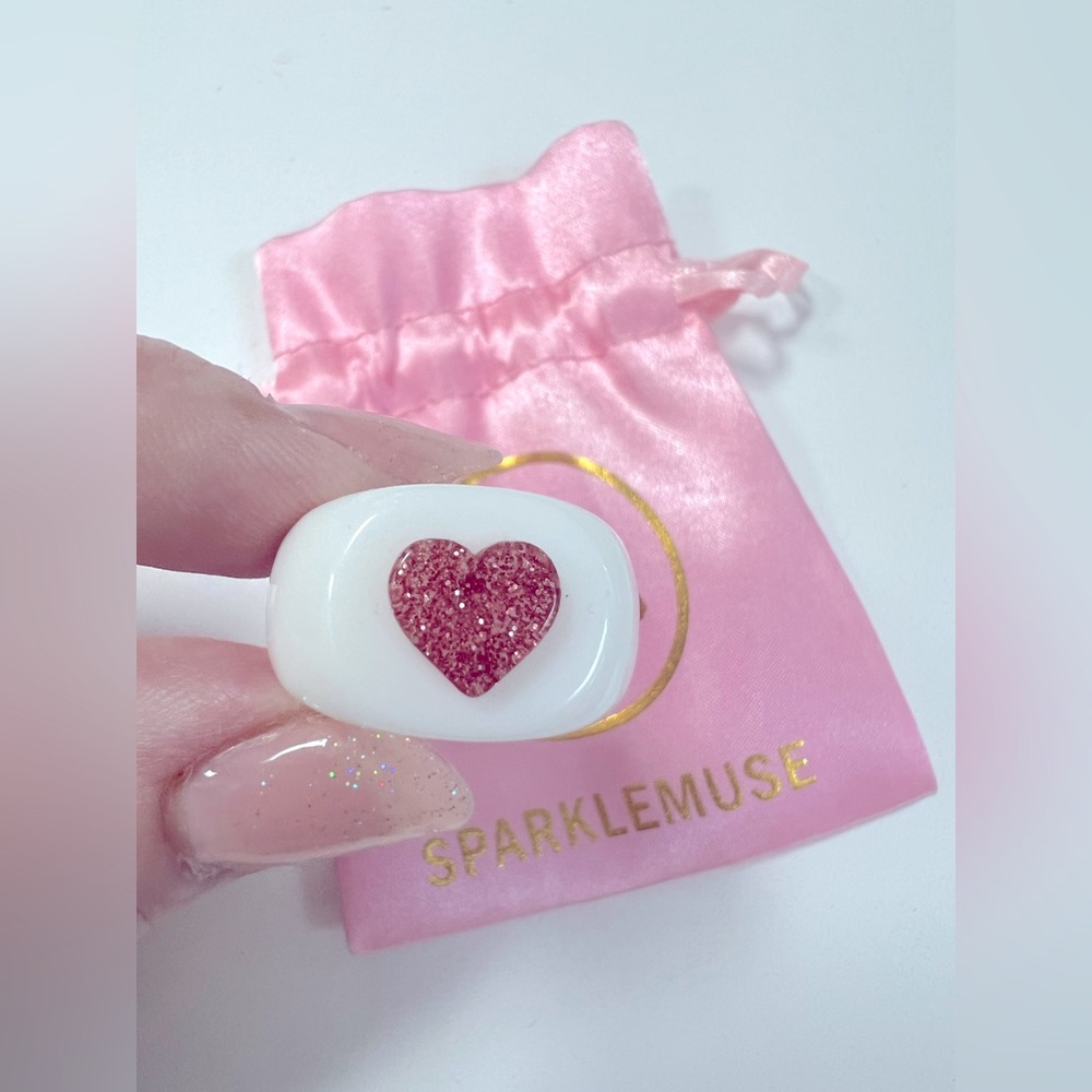Sparklemuse pink and white heart ring size 9 new with jewelry bag never used